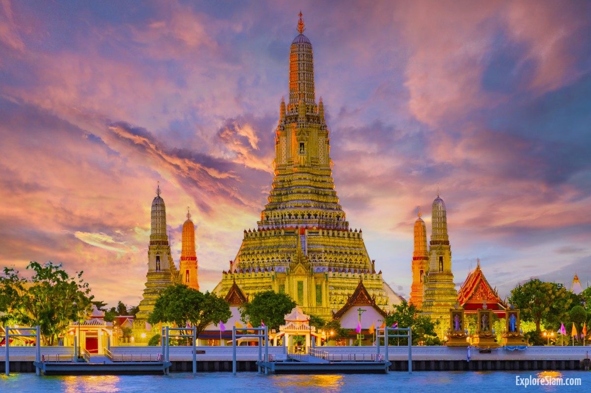 The Majestic Wat Arun: Bangkok's Iconic Temple